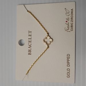 Gold 4 leaf clover bracelet
